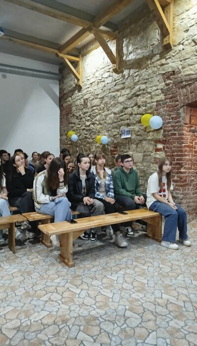 Гімназія (11)