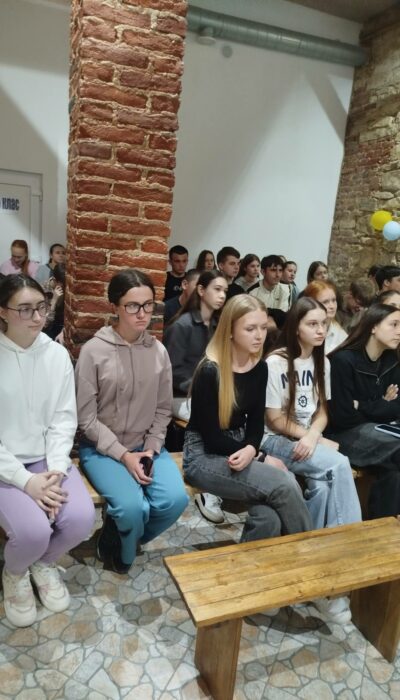 Гімназія (17)